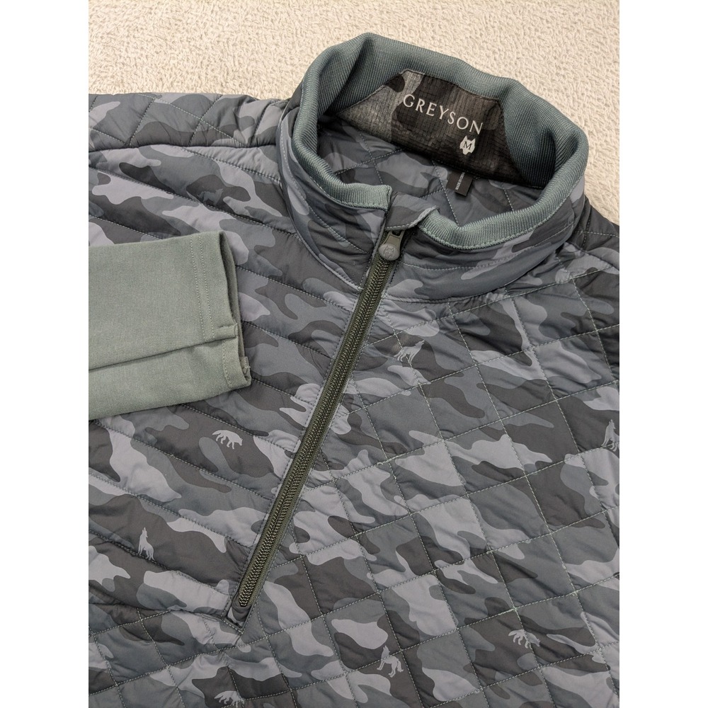 Greyson Mens Wolf Camo Quilted Hybrid Quarter Zip Pullover Gray Medium Golf